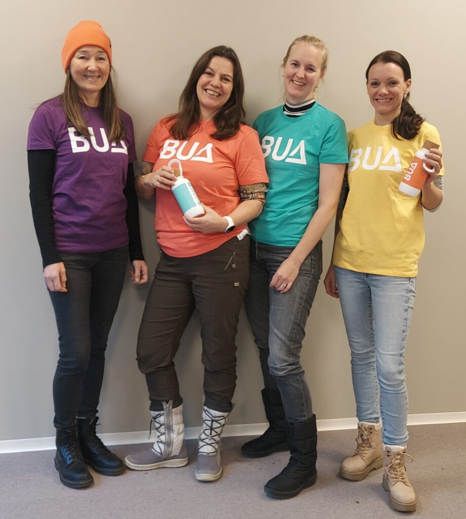 Et bilde av fire kvinner som jobber for BUA.